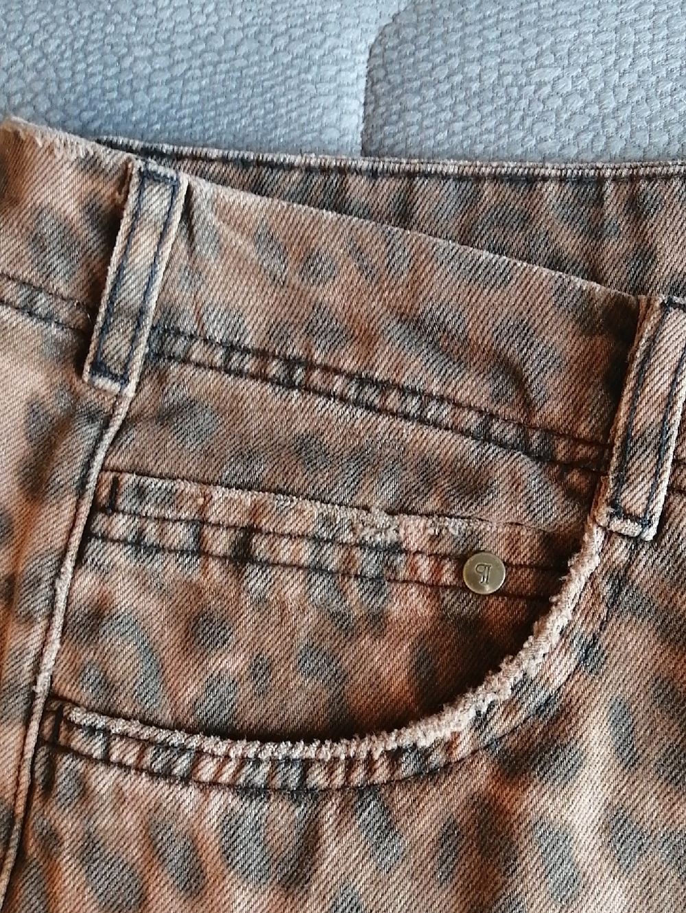 Anthropologie The Adi Brown Leopard Mid-Rise Wide-leg Flare Jeans by Pilcro S18W - Picture 6 of 13